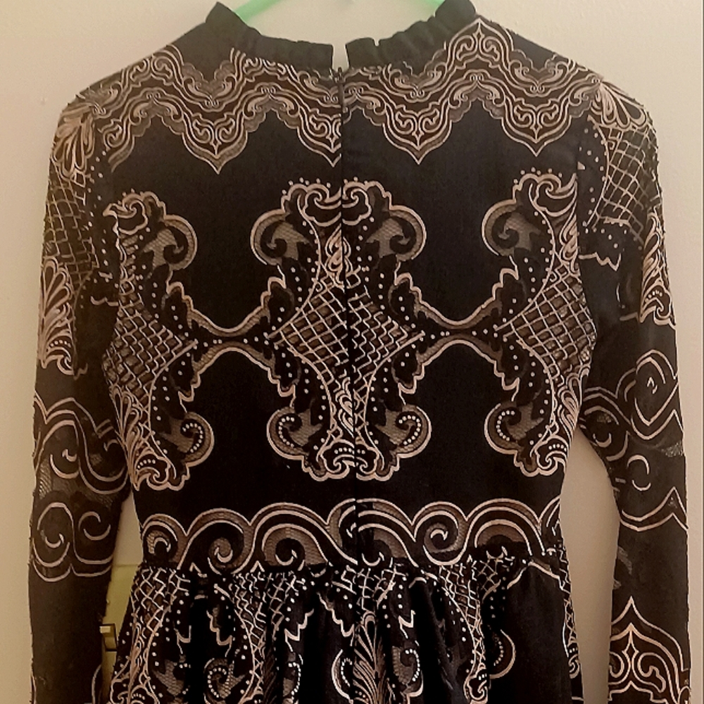 Long Sleeve black and cemream lace dress